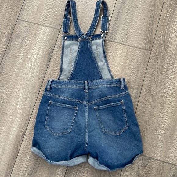 H&M short jean overalls.  Childs 12 - Picture 8 of 8